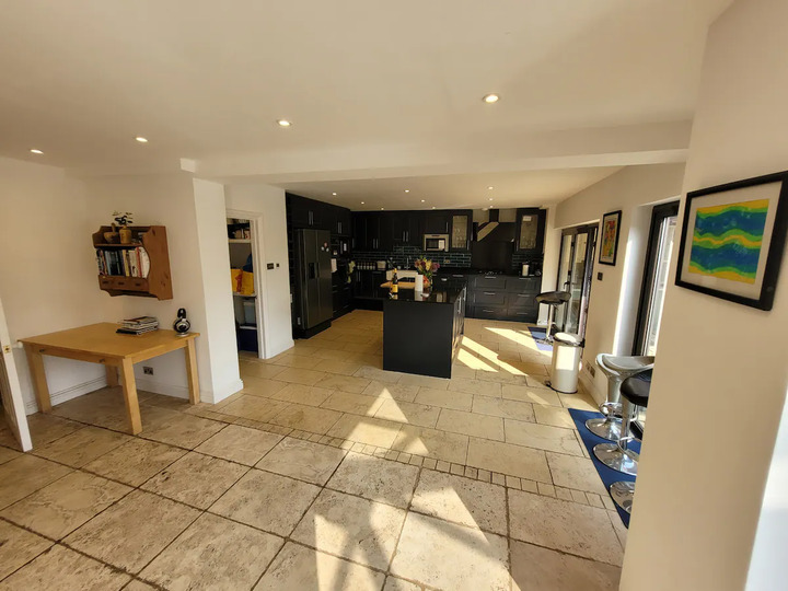 8 Bedroom Mansion In Farnborough